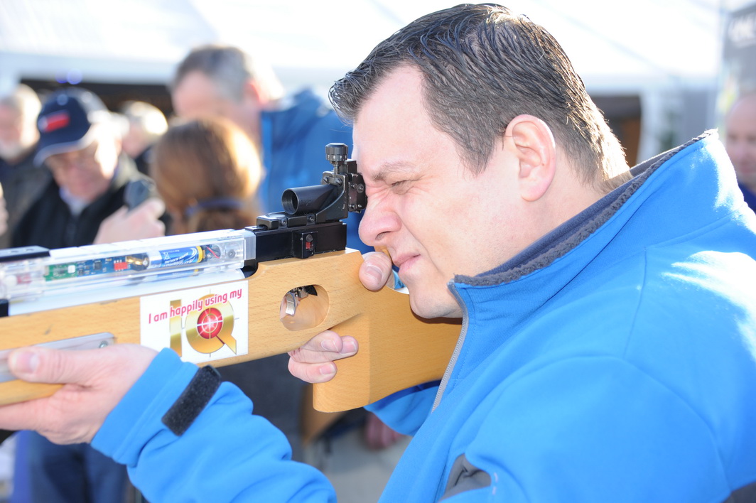 Christian Müller, Pressewart des weltgrößten Schalke 04-Fanclub berichtet auf Koenigsblau-brilon.de vom Finale.